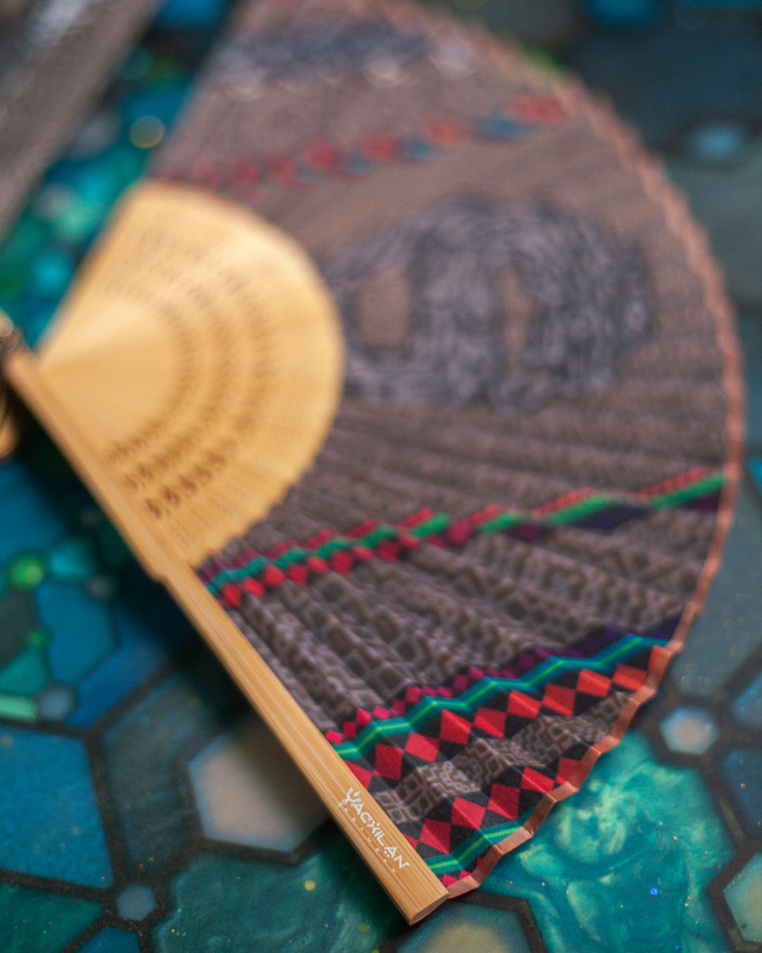 Hand Fan / Bamboo - DRAGONS OF ITAK
